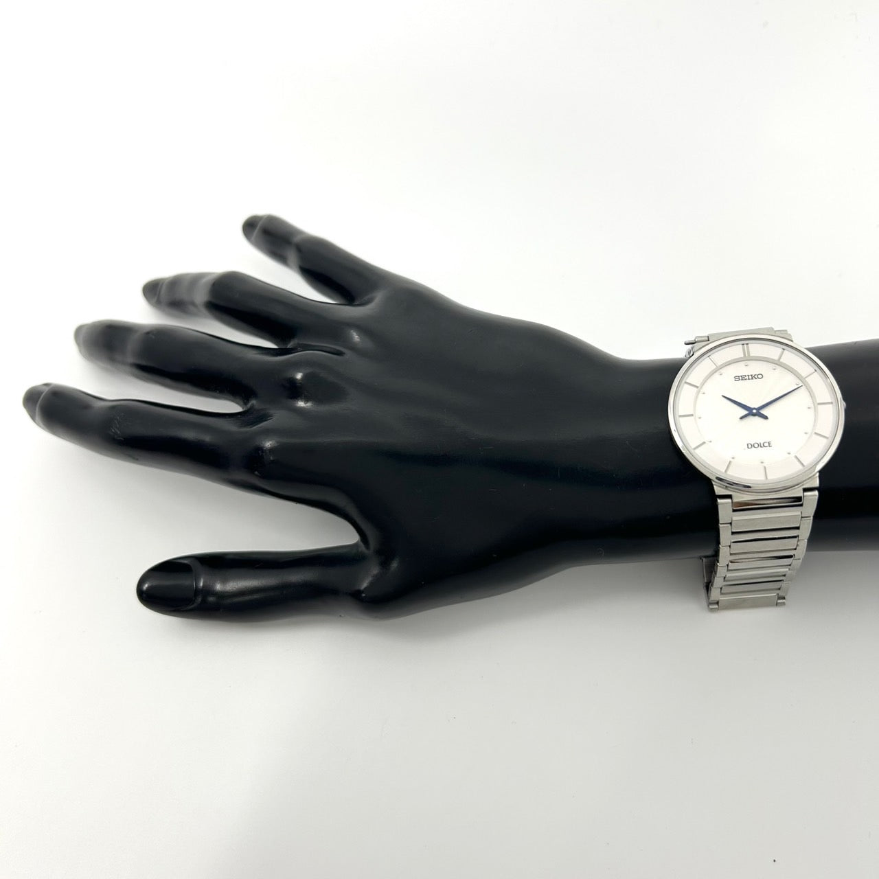 【電池交換済】SEIKO DOLCE セイコー ドルチェ メンズ腕時計 4J40-0AC0 薄型 クオーツ ホワイト文字盤 ギョーシェ彫り アナログ ラウンド ドレスウォッチ エレガント クラシックデザイン ステンレス クリーニング済み G6