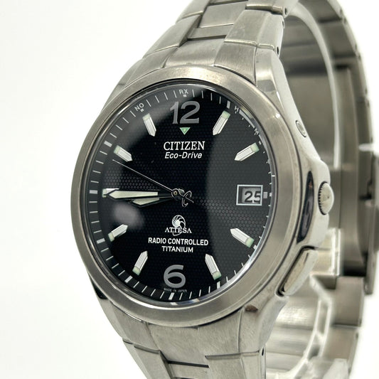 【稼働品】CITIZEN ATTESA シチズン アテッサ メンズ腕時計 エコドライブ H410 電波ソーラー チタン ブラック文字盤 デイト アナログ ビジネスウォッチ スタイリッシュ クラシックデザイン DURATECT クリーニング済み G6