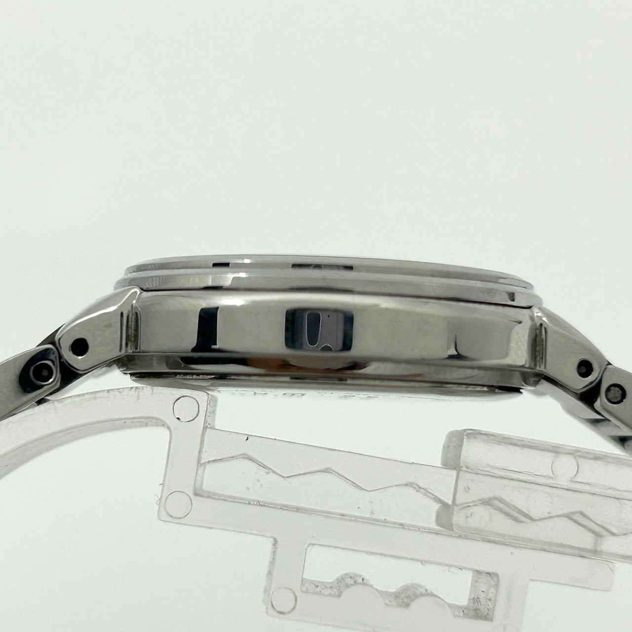 【稼働品】CASIO SHEEN カシオ シーン レディース腕時計 SHE-4516 ソーラー サファイアガラス ホワイト文字盤 ブルーインデックス デイト ダイヤモンド ラウンド アナログ エレガント クラシックデザイン クリーニング済み G6