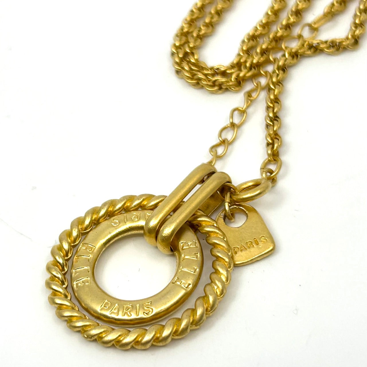 エル ELLE PARIS ゴールドカラー 金 ネックレス ペンダント ロゴチャーム付き ヴィンテージ アクセサリー レディース ジュエリー I8