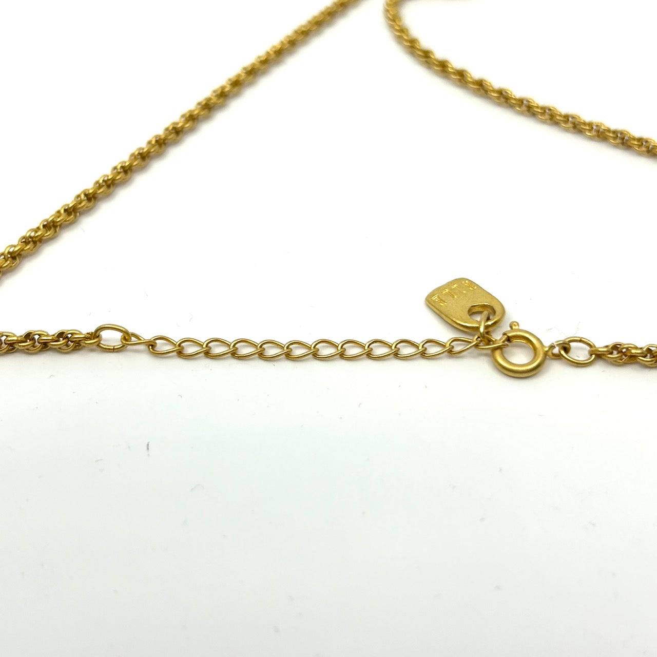 エル ELLE PARIS ゴールドカラー 金 ネックレス ペンダント ロゴチャーム付き ヴィンテージ アクセサリー レディース ジュエリー I8