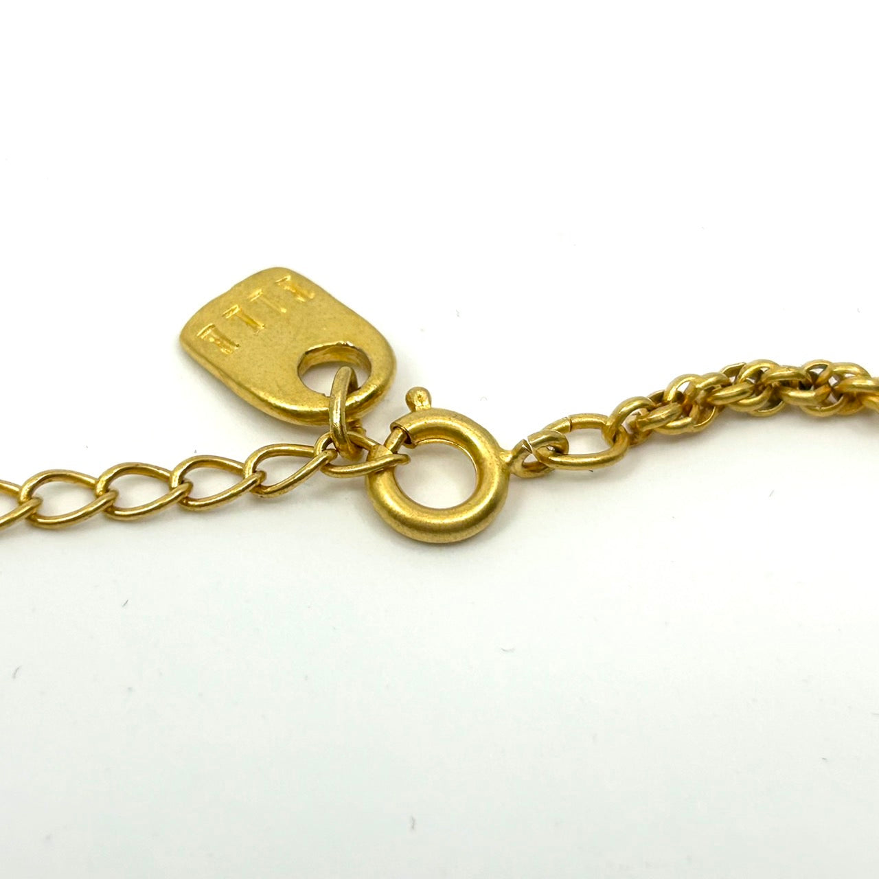 エル ELLE PARIS ゴールドカラー 金 ネックレス ペンダント ロゴチャーム付き ヴィンテージ アクセサリー レディース ジュエリー I8