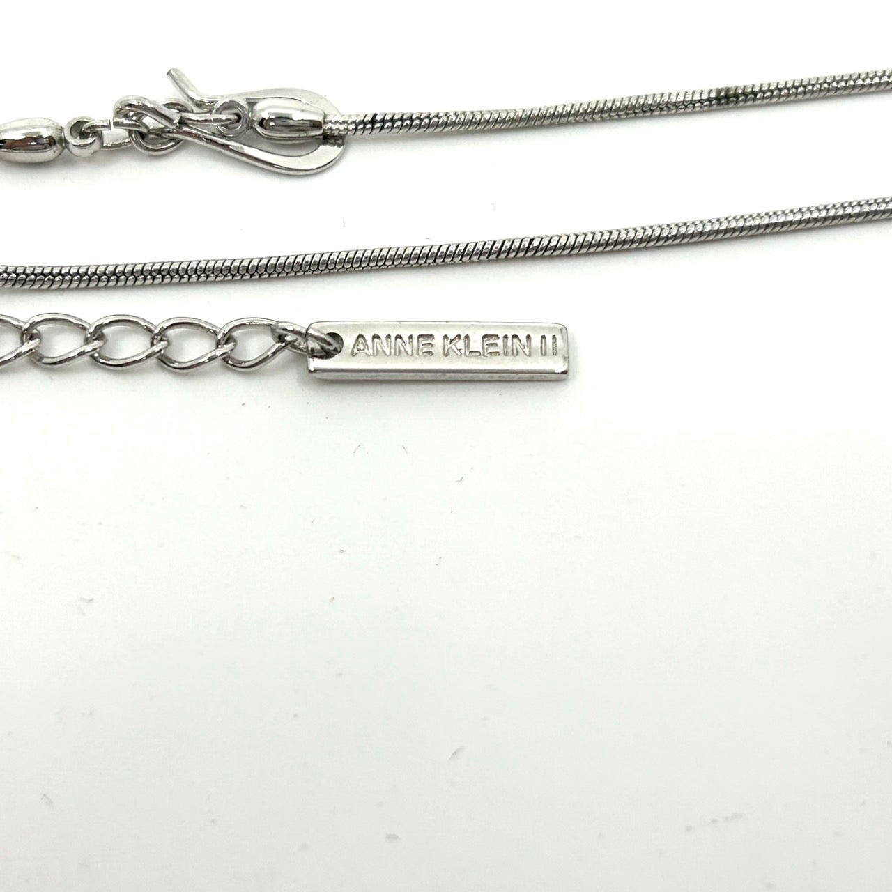 アンクライン Anne Klein シルバーカラー 銀 ネックレス クリスタル ペンダント付き 上品 ジュエリー アクセサリー レディース I8