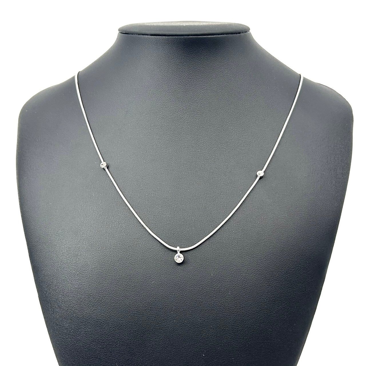 アンクライン Anne Klein シルバーカラー 銀 ネックレス クリスタル ペンダント付き 上品 ジュエリー アクセサリー レディース I8