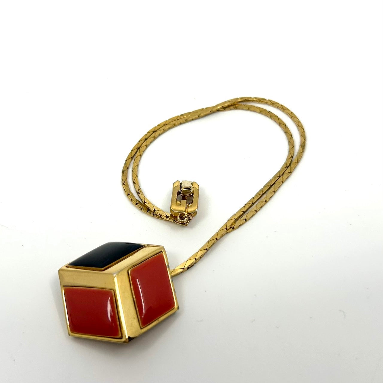 GIVENCHY ジバンシー ネックレス ペンダント スクエア型 赤 レッド 黒 ブラック バイカラー ゴールドカラー ヴィンテージ アクセサリー ジュエリー レディース I8