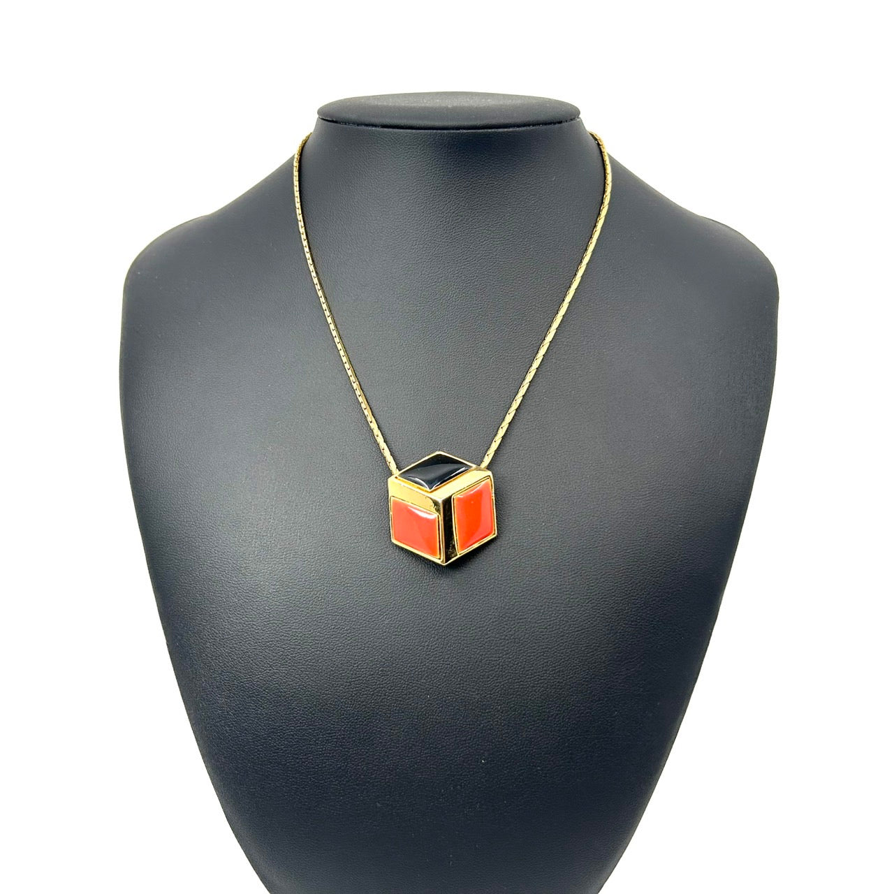 GIVENCHY ジバンシー ネックレス ペンダント スクエア型 赤 レッド 黒 ブラック バイカラー ゴールドカラー ヴィンテージ アクセサリー ジュエリー レディース I8