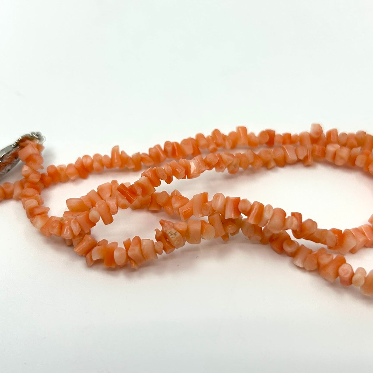 上品なオレンジ珊瑚 サンゴ ネックレス 天然素材 2連 ロングネックレス 留め具シルバー レディース アクセサリー I9