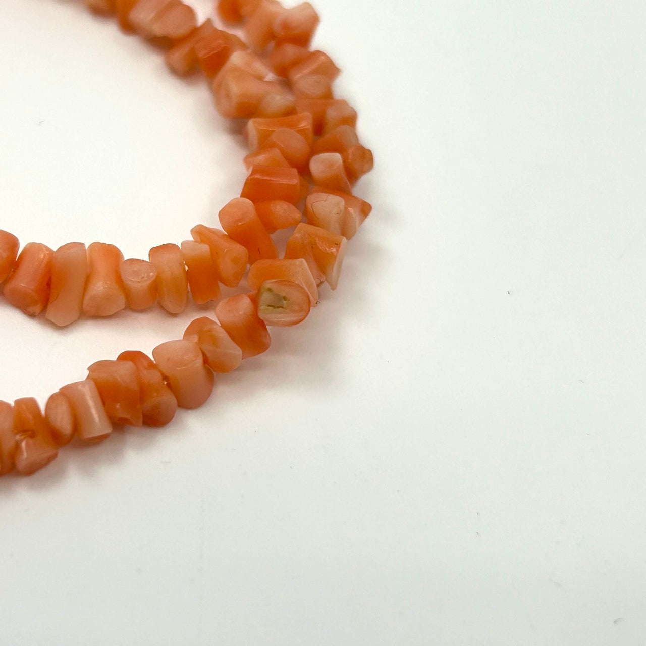 上品なオレンジ珊瑚 サンゴ ネックレス 天然素材 2連 ロングネックレス 留め具シルバー レディース アクセサリー I9