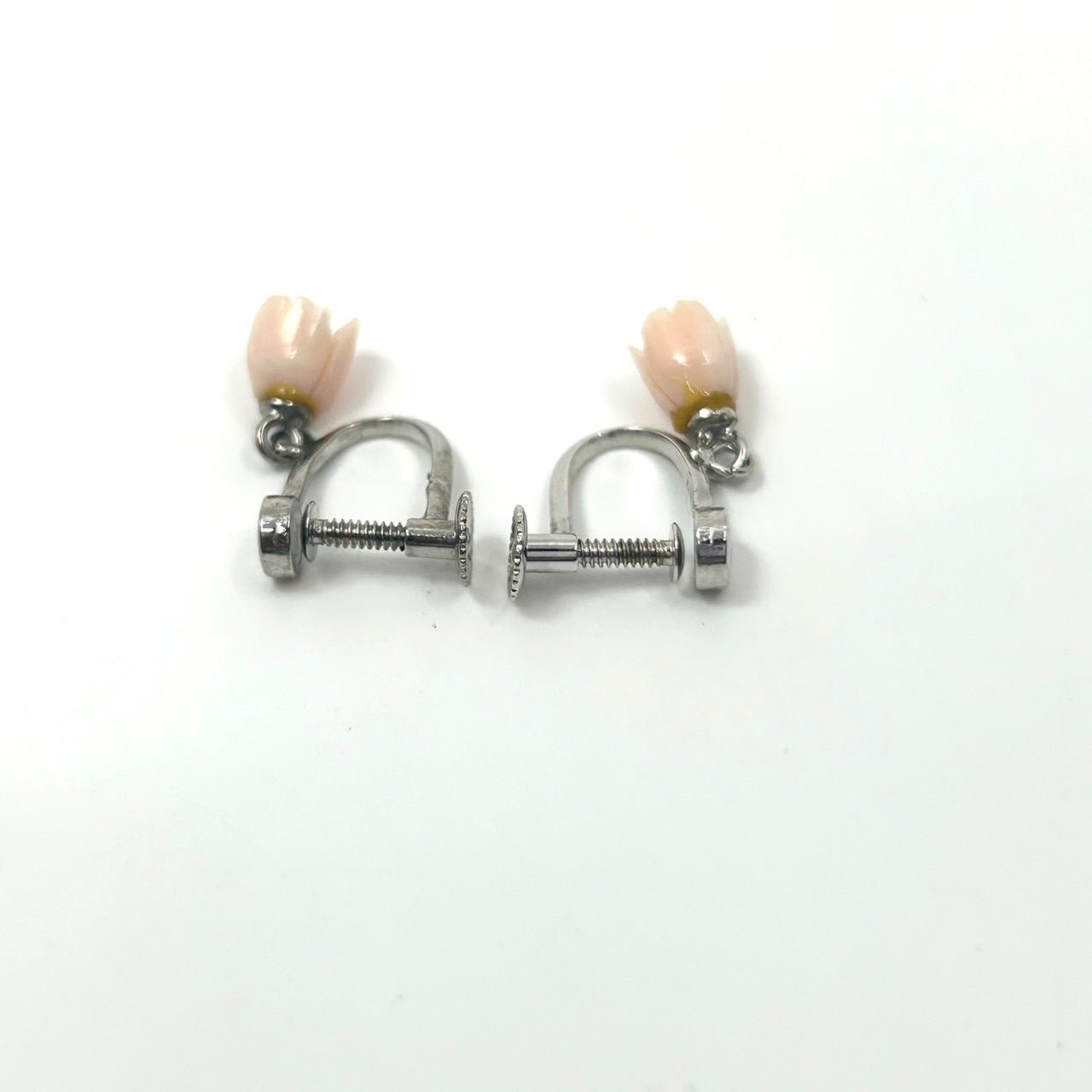 アンティーク調 薔薇モチーフ バラ 本珊瑚イヤリング シルバー金具 彫刻細工 コーラルローズ 上品 ヴィンテージ アクセサリー レディース I9