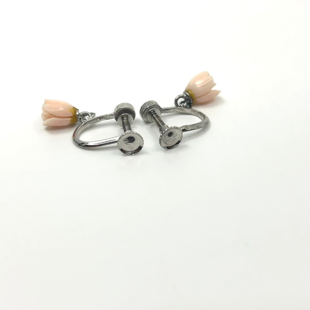 アンティーク調 薔薇モチーフ バラ 本珊瑚イヤリング シルバー金具 彫刻細工 コーラルローズ 上品 ヴィンテージ アクセサリー レディース I9