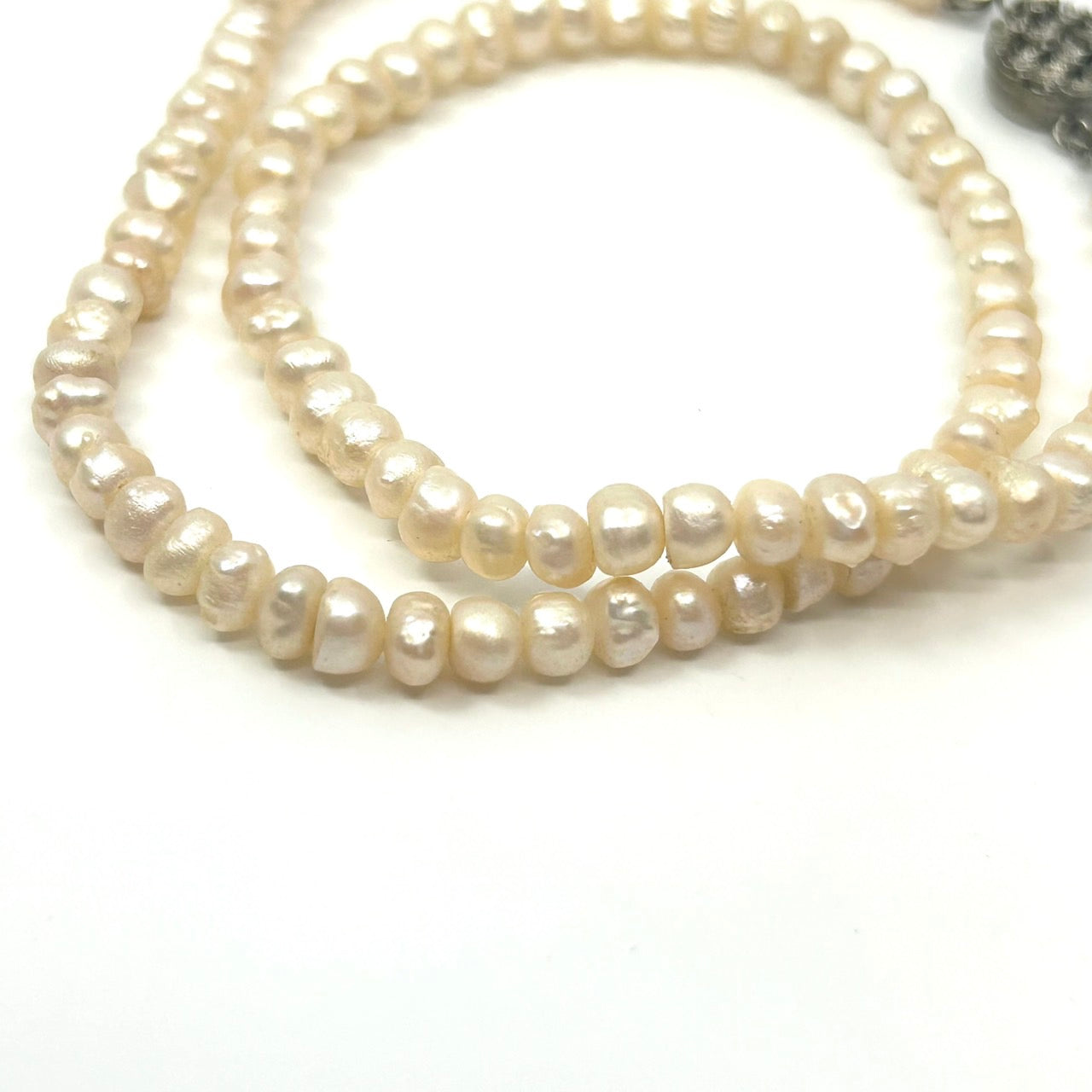 ホワイトパール ネックレス 2連 淡水真珠 本真珠 白 シルバークラスプ フォーマル エレガント 冠婚葬祭 パーティーアクセサリー I10