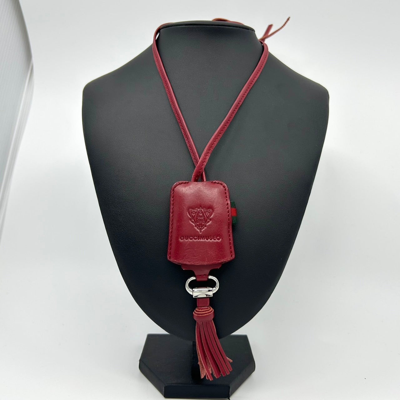 極美品 電池交換済 希少 GUCCI グッチ GUCCIMUSEO グッチミュゼオ 130.5 バッグチャームウォッチ レッドレザー スクエア レディース クオーツ 限定モデル エレガント スタイリッシュ ハングウォッチ フリンジ クリーニング済 G6