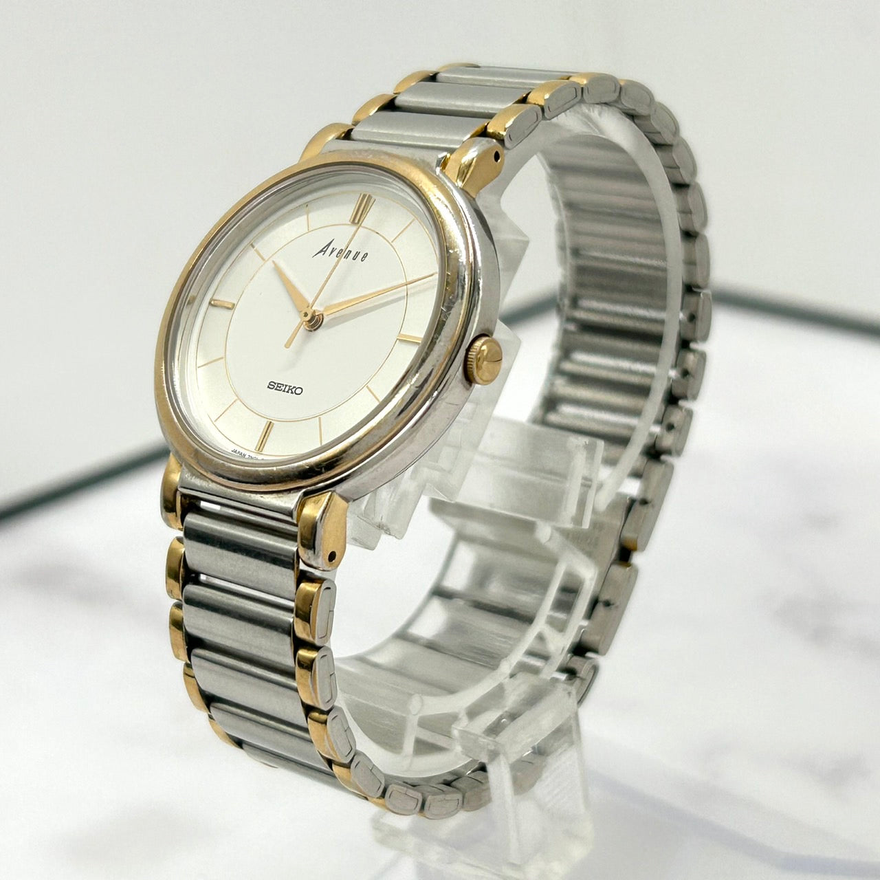 【電池交換済／稼働品】SEIKO セイコー Avenue アベニュー レディース 7N01-6110 コンビカラー シルバー ゴールド クオーツ アナログ ホワイト文字盤 エレガント クラシック ドレスウォッチ ビジネス 5気圧防水 クリーニング済 G6
