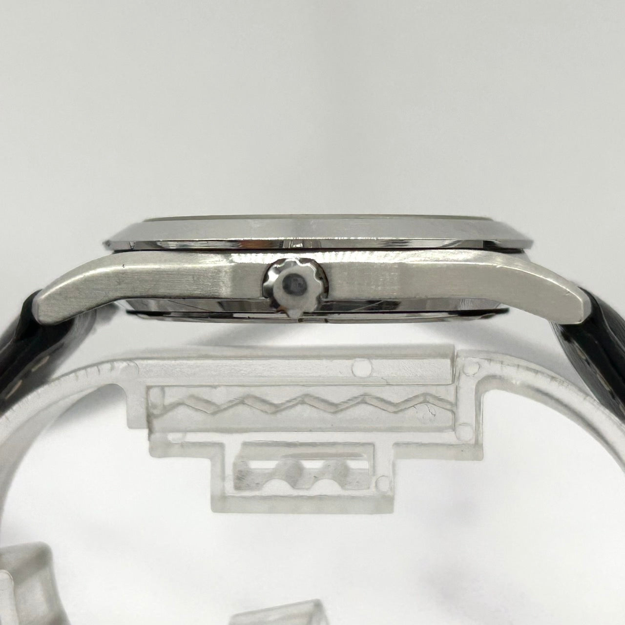 【新品ベルト（社外品）／電池交換済／稼働品】SEIKO セイコー メンズ 7N43-9070 デイデイト 曜日 日付 ネイビー文字盤 シルバー ブラックレザー クオーツ アナログ クラシック ビジネス ドレスウォッチ スタイリッシュ クリーニング済 G6