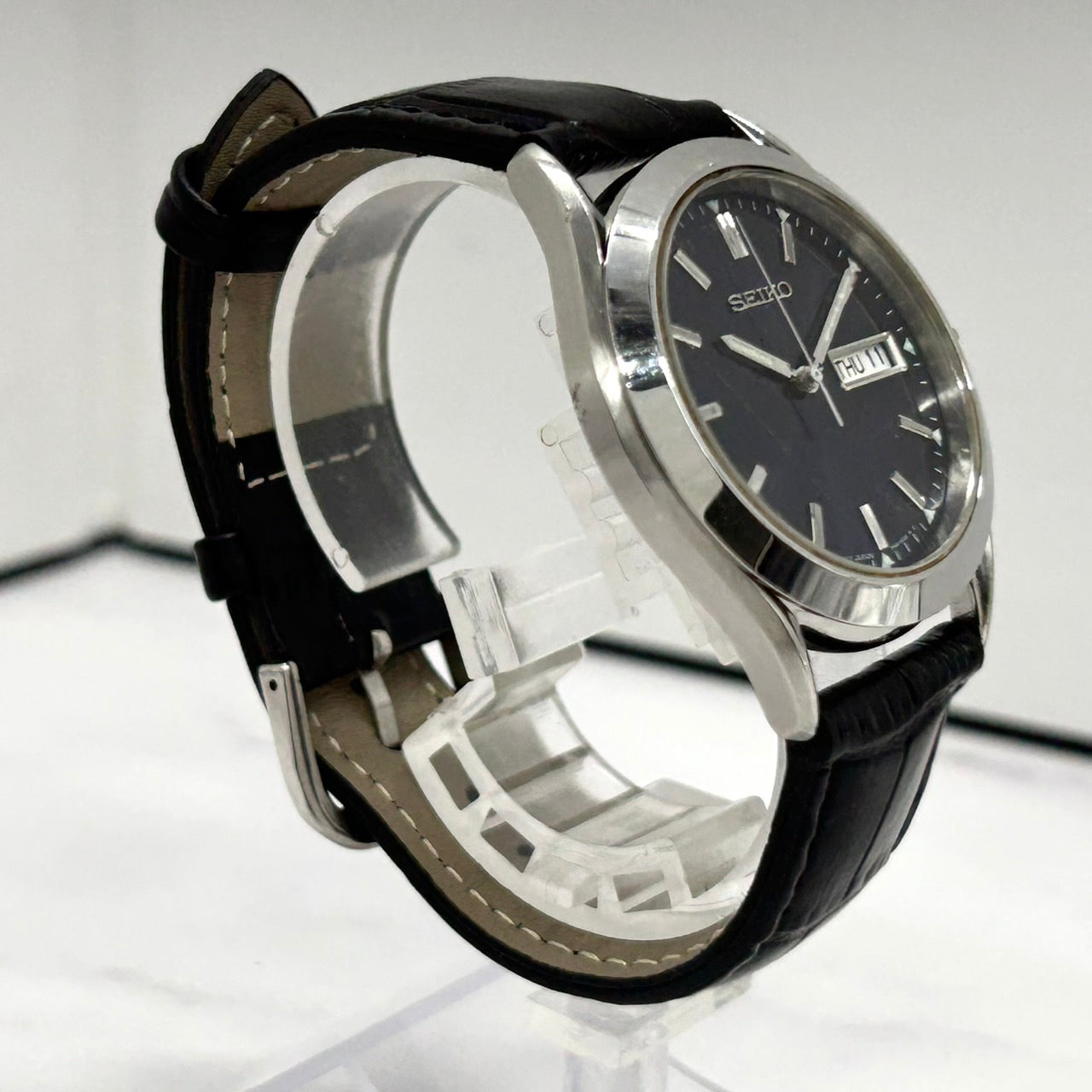 【新品ベルト（社外品）／電池交換済／稼働品】SEIKO セイコー メンズ 7N43-9070 デイデイト 曜日 日付 ネイビー文字盤 シルバー ブラックレザー クオーツ アナログ クラシック ビジネス ドレスウォッチ スタイリッシュ クリーニング済 G6