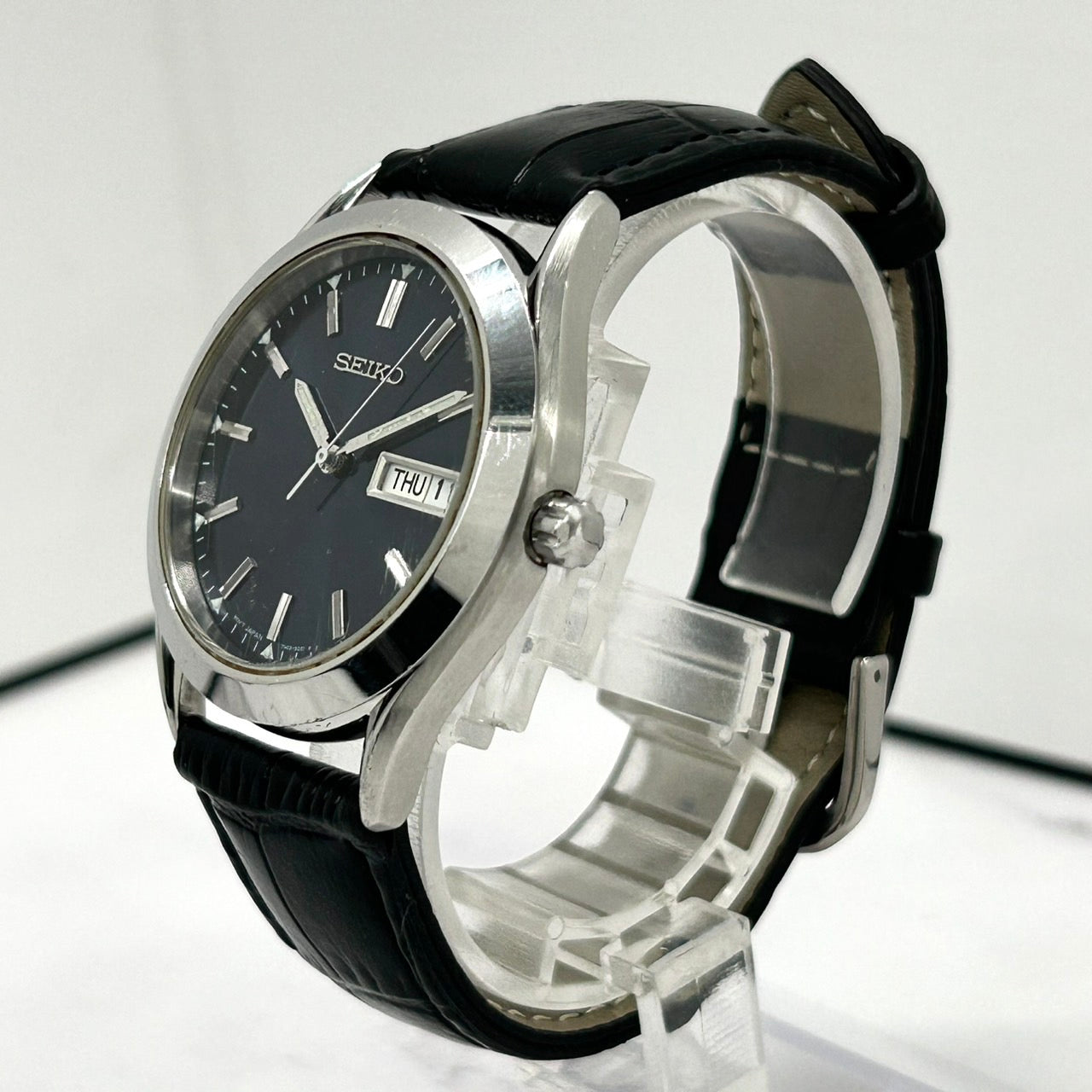 【新品ベルト（社外品）／電池交換済／稼働品】SEIKO セイコー メンズ 7N43-9070 デイデイト 曜日 日付 ネイビー文字盤 シルバー ブラックレザー クオーツ アナログ クラシック ビジネス ドレスウォッチ スタイリッシュ クリーニング済 G6