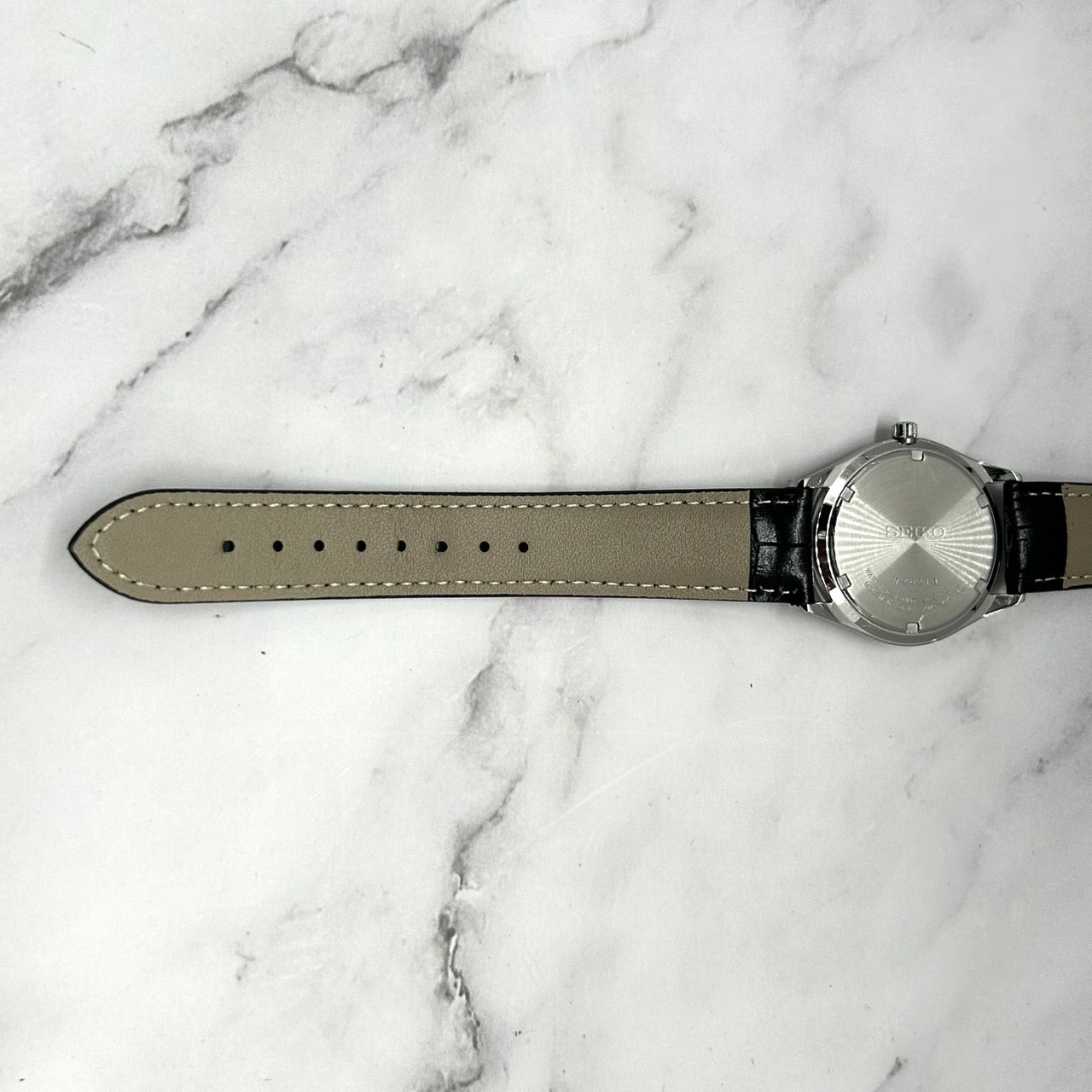 【新品ベルト（社外品）／電池交換済／稼働品】SEIKO セイコー メンズ 7N43-9070 デイデイト 曜日 日付 ネイビー文字盤 シルバー ブラックレザー クオーツ アナログ クラシック ビジネス ドレスウォッチ スタイリッシュ クリーニング済 G6