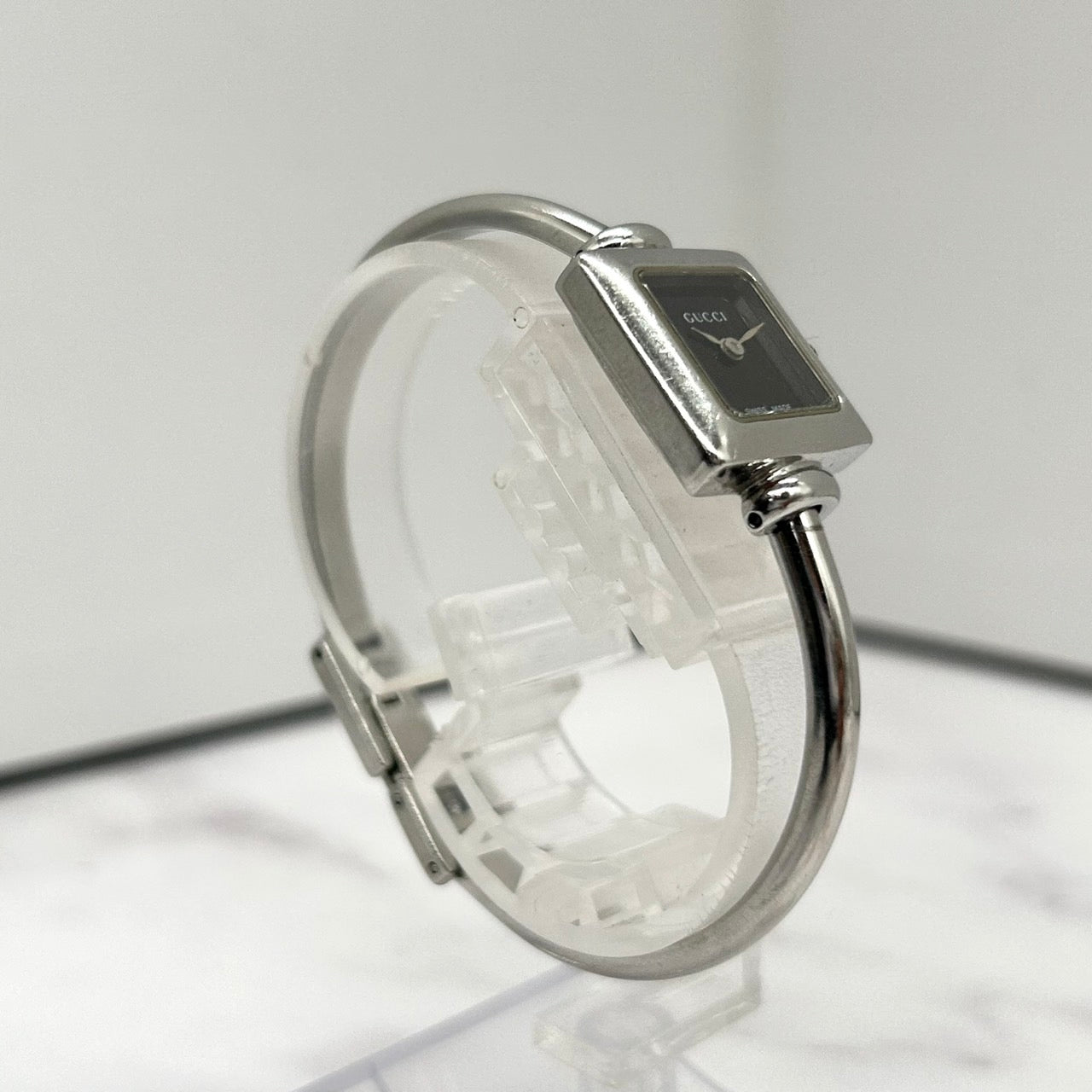 【電池交換済／稼働品】GUCCI グッチ 1900L レディース 腕時計 スクエア ブラック文字盤 シルバー バングルウォッチ ブレスレット アナログ クオーツ エレガント クラシック ドレスウォッチ 人気モデル 定番 スイス製 クリーニング済 G6