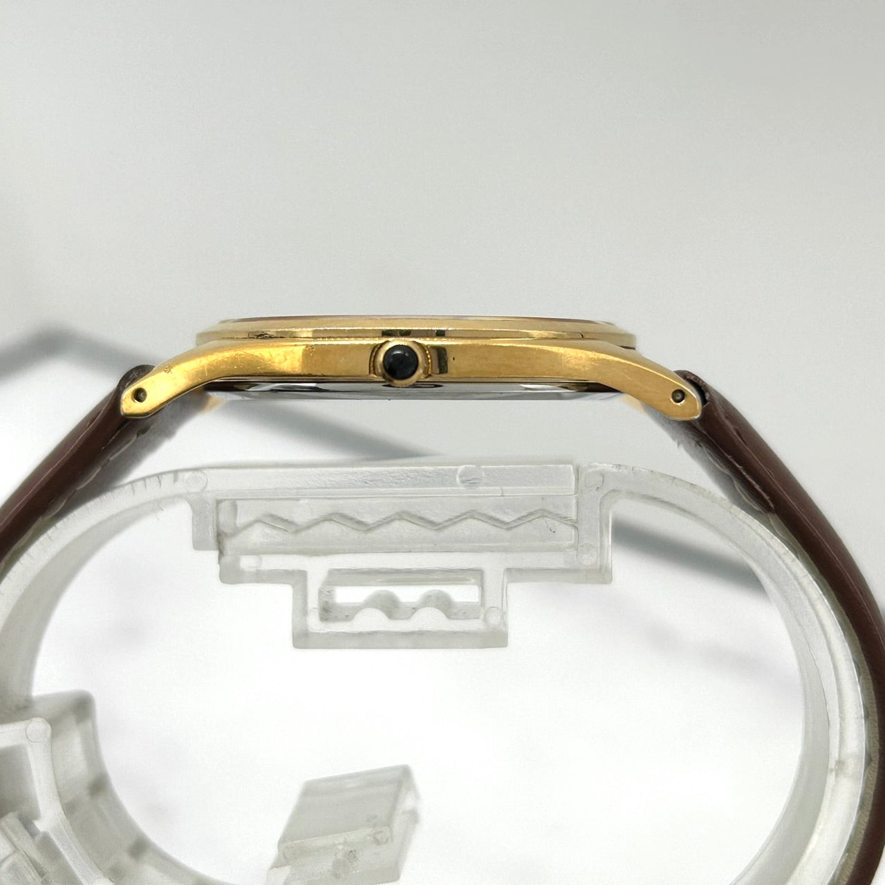 【新品ベルト（社外品）／電池交換済／稼働品】SEIKO DOLCE セイコー ドルチェ メンズ 腕時計 8J41-0AJ0 ゴールド文字盤 ブラウンレザー クオーツ 薄型 エレガント クラシック ドレスウォッチ ビンテージ 高級感 クリーニング済 G6