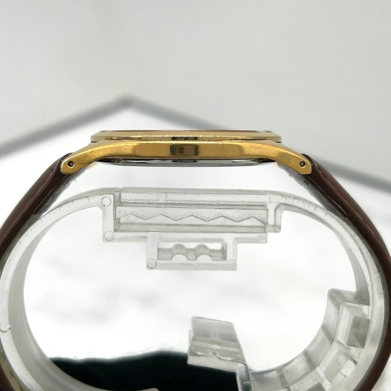 【新品ベルト（社外品）／電池交換済／稼働品】SEIKO DOLCE セイコー ドルチェ メンズ 腕時計 8J41-0AJ0 ゴールド文字盤 ブラウンレザー クオーツ 薄型 エレガント クラシック ドレスウォッチ ビンテージ 高級感 クリーニング済 G6