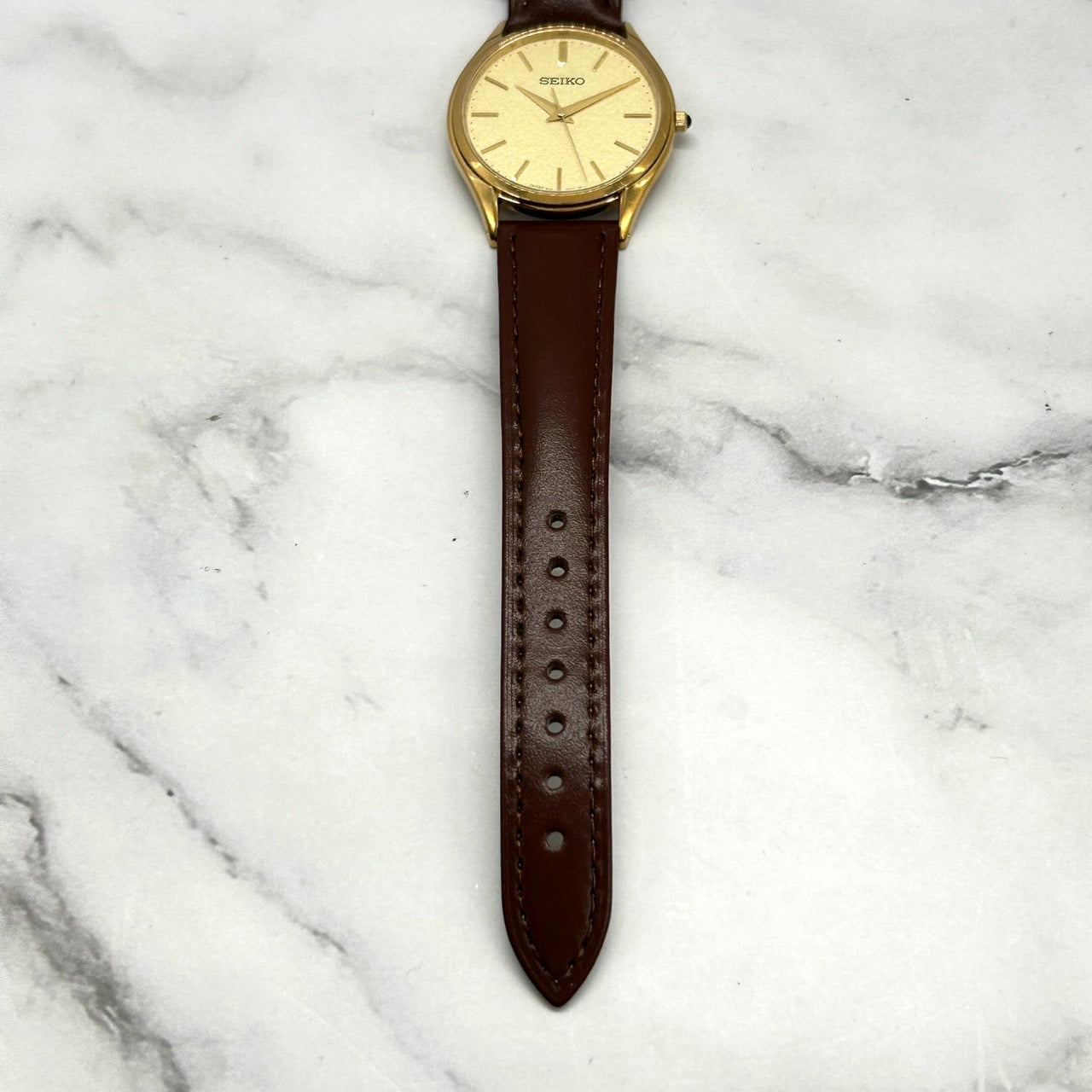 【新品ベルト（社外品）／電池交換済／稼働品】SEIKO DOLCE セイコー ドルチェ メンズ 腕時計 8J41-0AJ0 ゴールド文字盤 ブラウンレザー クオーツ 薄型 エレガント クラシック ドレスウォッチ ビンテージ 高級感 クリーニング済 G6