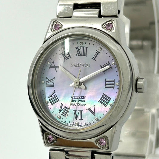 CITIZEN wicca シチズン ウィッカ エコドライブ E031-S022568 腕時計 レディース ソーラー アナログ パープルシェル文字盤 シルバー ピンク ローマ数字インデックス シェル 10気圧防水 稼働品 カラーストーン G5