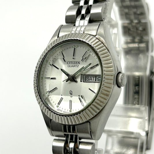【電池交換済】 citizen シチズン クオーツ 腕時計 カットガラス 6000-K09338 デイデイト メンズ レディース ユニセックス アナログ シルバー ステンレス ラウンド クラシック ビンテージ エレガント ドレスウォッチ ビジネス G5
