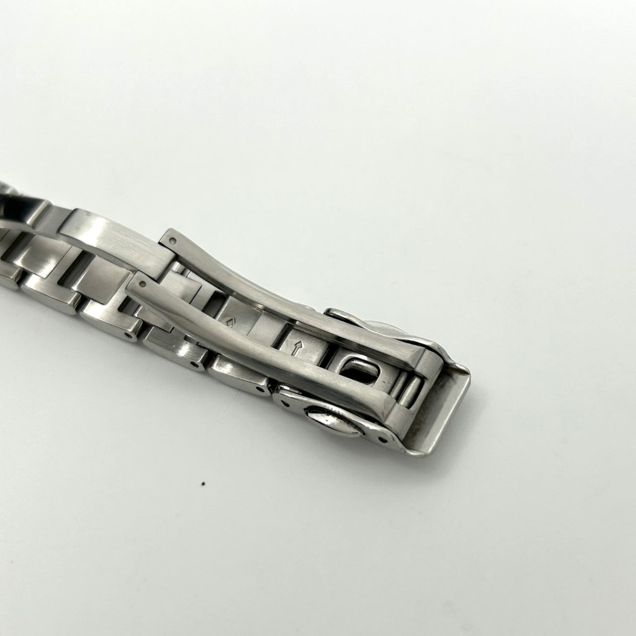 【美品】シチズン クロスシー xC 腕時計 レディース H240-T019072 エコドライブ 電波ソーラー ワールドタイム デイト アナログ 白文字盤 シルバー ローマ数字 エレガント ビジネス オフィス カジュアル ドレスウォッチ クリーニング済 G3