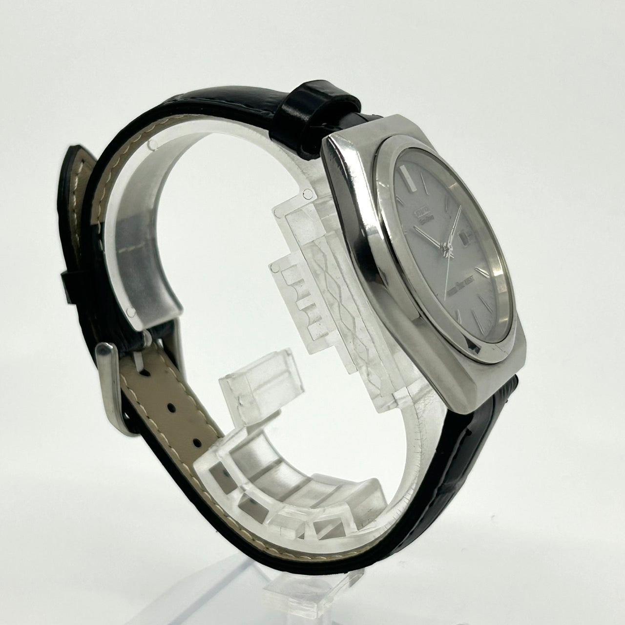 【新品ベルト】citizen シチズン エコドライブ 腕時計 メンズ E111-S020511 ソーラー デイト アナログ シルバー文字盤 レザーベルト シンプル クラシック ビジネス ドレスウォッチ エレガント 通勤 通学 クリーニング済 G3