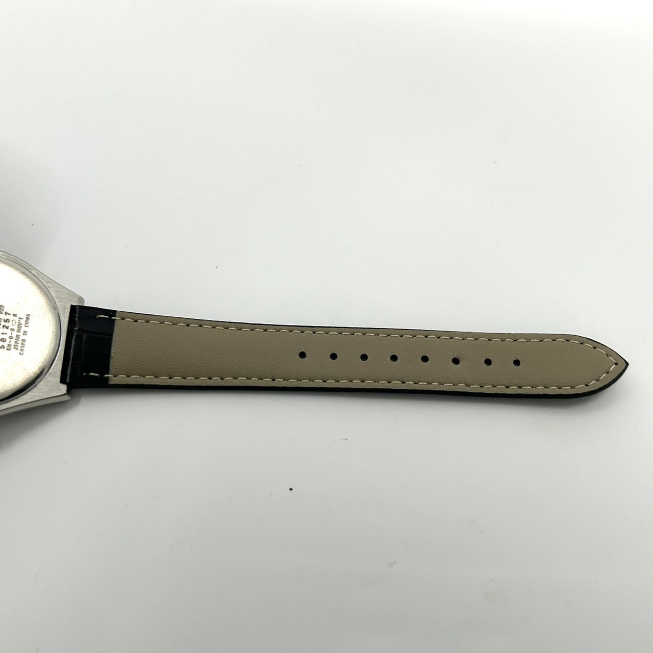 【新品ベルト】citizen シチズン エコドライブ 腕時計 メンズ E111-S020511 ソーラー デイト アナログ シルバー文字盤 レザーベルト シンプル クラシック ビジネス ドレスウォッチ エレガント 通勤 通学 クリーニング済 G3