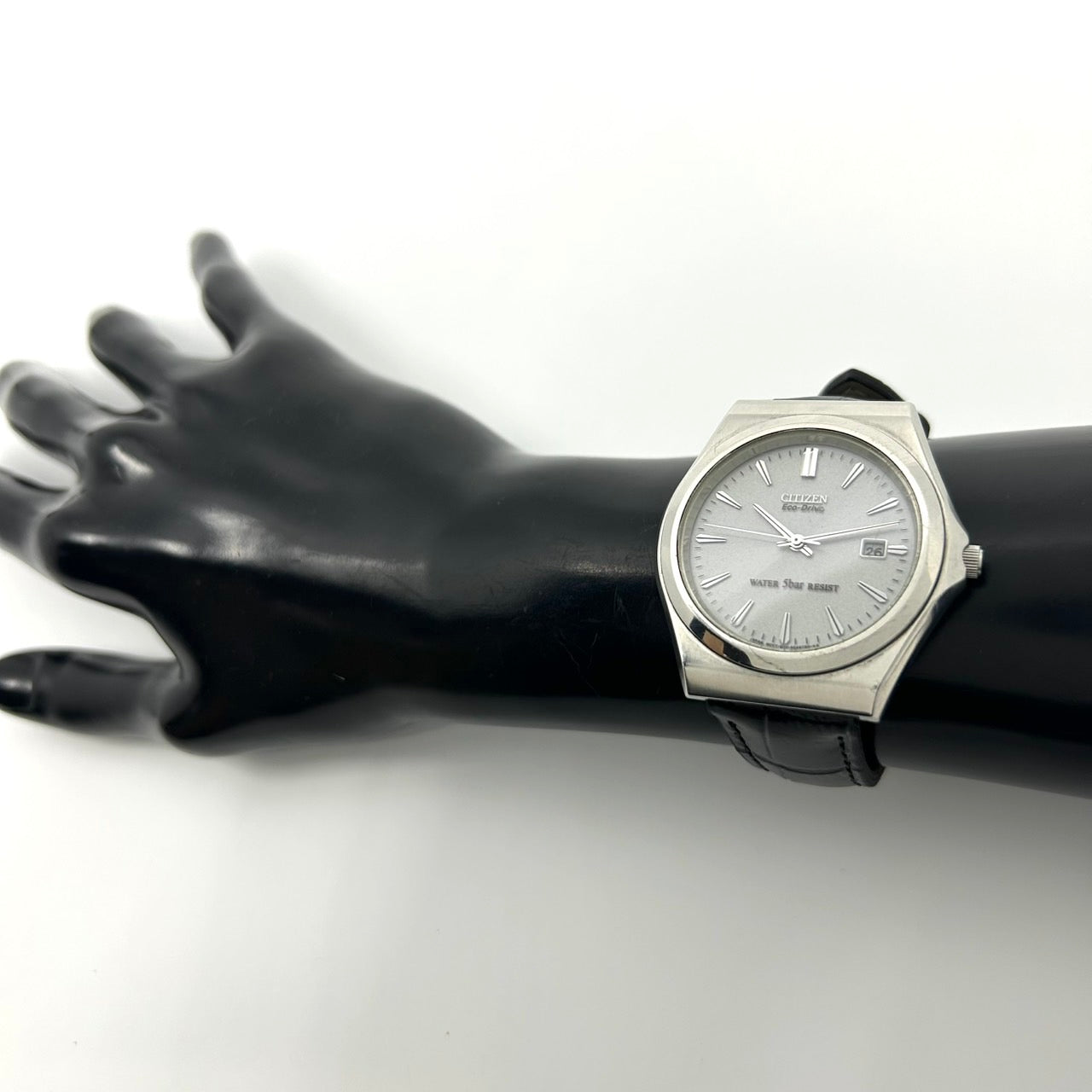 【新品ベルト】citizen シチズン エコドライブ 腕時計 メンズ E111-S020511 ソーラー デイト アナログ シルバー文字盤 レザーベルト シンプル クラシック ビジネス ドレスウォッチ エレガント 通勤 通学 クリーニング済 G3