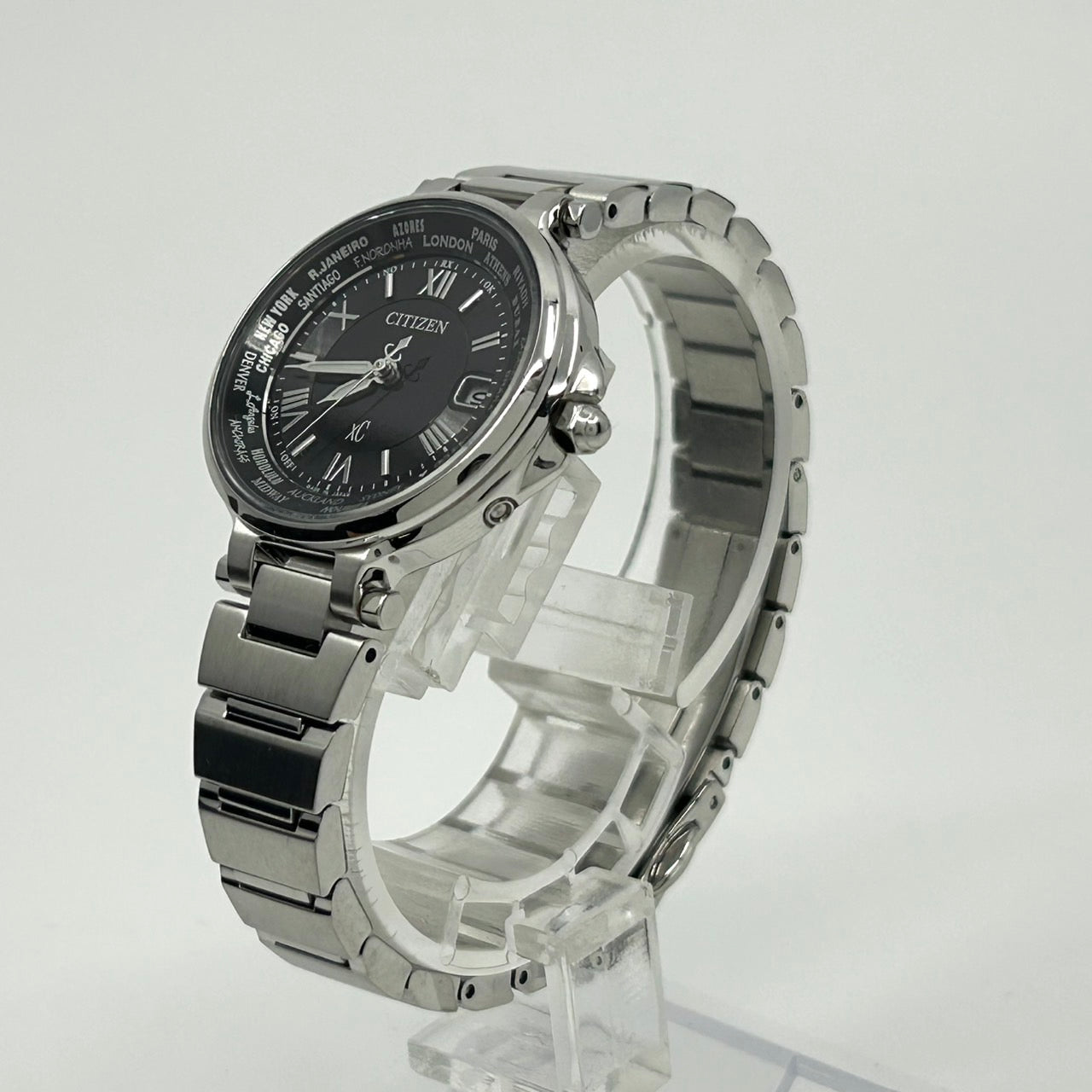 【美品】シチズン クロスシー xC 腕時計 レディース H246-T021820 エコドライブ 電波ソーラー ワールドタイム デイト アナログ 黒文字盤 シルバー ローマ数字 エレガント ビジネス オフィス カジュアル ドレスウォッチ G1