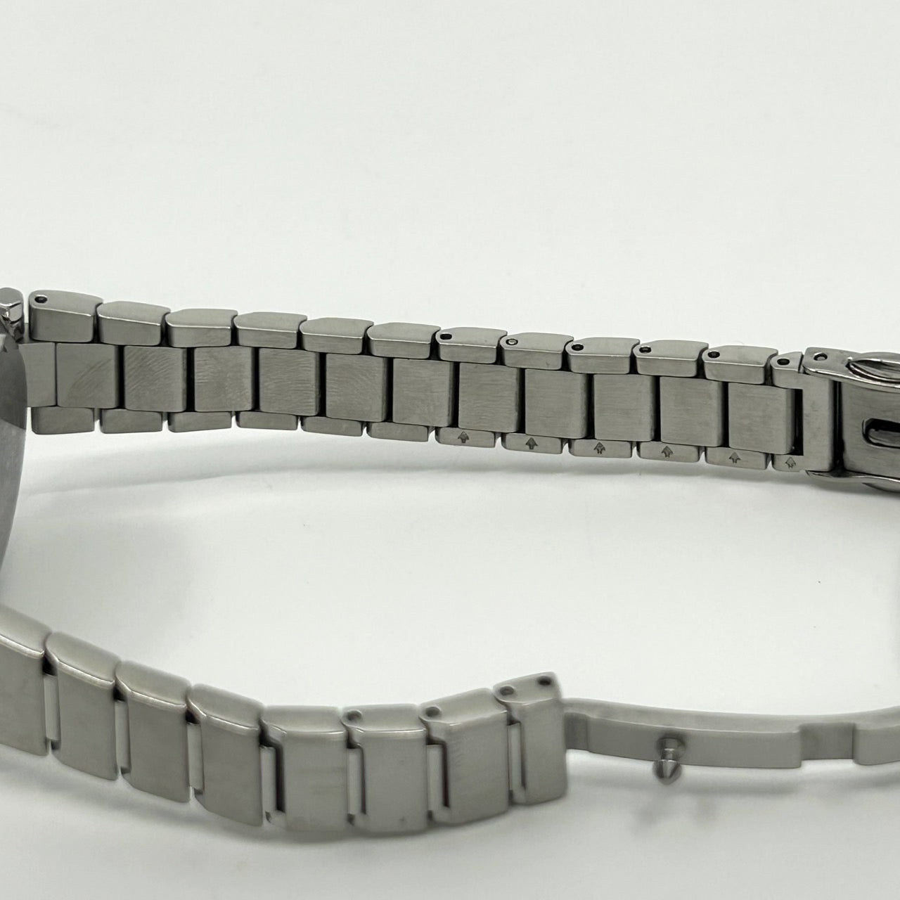 【美品】シチズン クロスシー xC 腕時計 レディース H246-T021820 エコドライブ 電波ソーラー ワールドタイム デイト アナログ 黒文字盤 シルバー ローマ数字 エレガント ビジネス オフィス カジュアル ドレスウォッチ G1