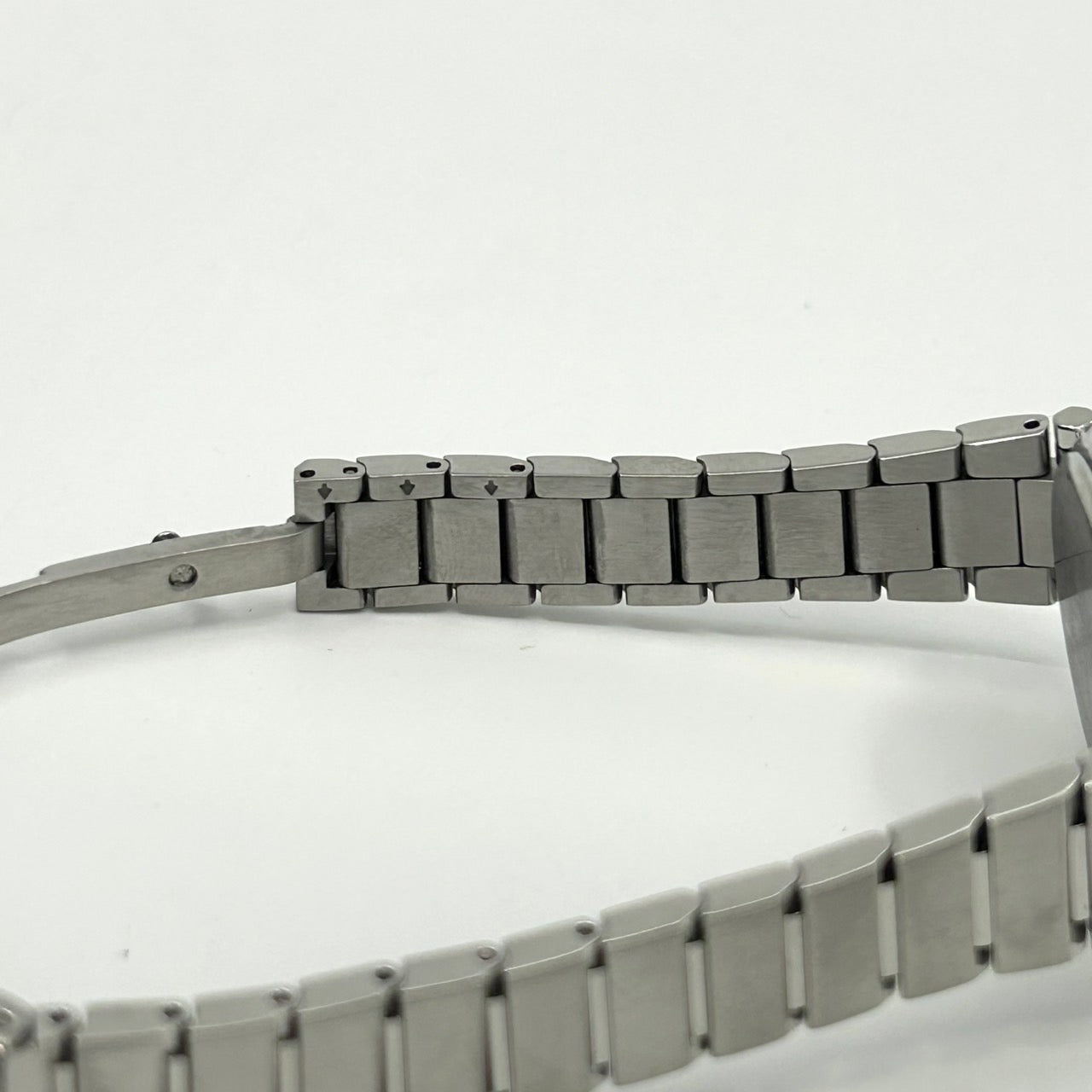 【美品】シチズン クロスシー xC 腕時計 レディース H246-T021820 エコドライブ 電波ソーラー ワールドタイム デイト アナログ 黒文字盤 シルバー ローマ数字 エレガント ビジネス オフィス カジュアル ドレスウォッチ G1