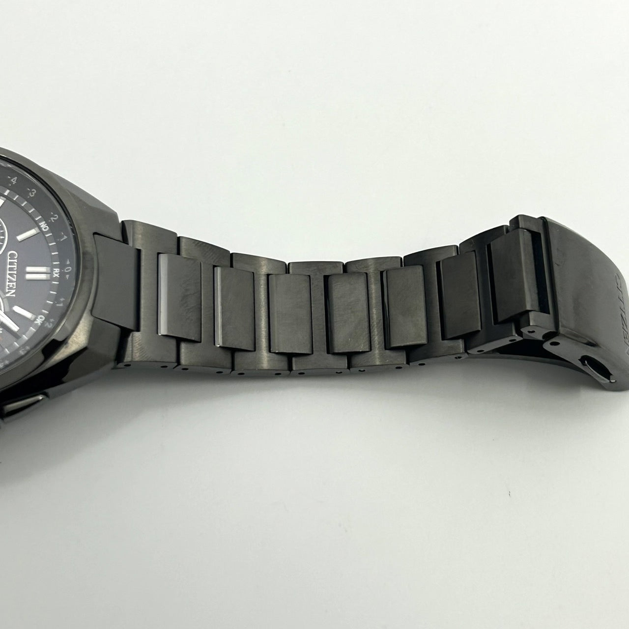 【未使用級/箱付】シチズン アテッサ 腕時計 メンズ E660-S121957 エコドライブ 電波ソーラー クロノグラフ ワールドタイム デイト チタン ブラック文字盤 アナログ ビジネス 高機能 軽量 スタイリッシュ エレガント 高級 クリーニング済 G