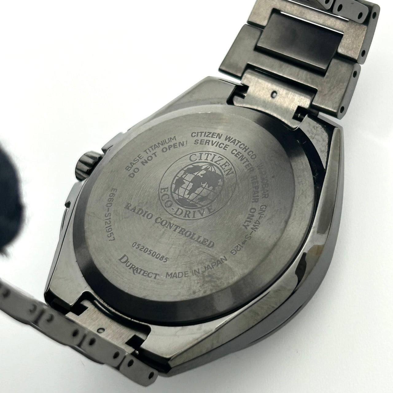 【未使用級/箱付】シチズン アテッサ 腕時計 メンズ E660-S121957 エコドライブ 電波ソーラー クロノグラフ ワールドタイム デイト チタン ブラック文字盤 アナログ ビジネス 高機能 軽量 スタイリッシュ エレガント 高級 クリーニング済 G