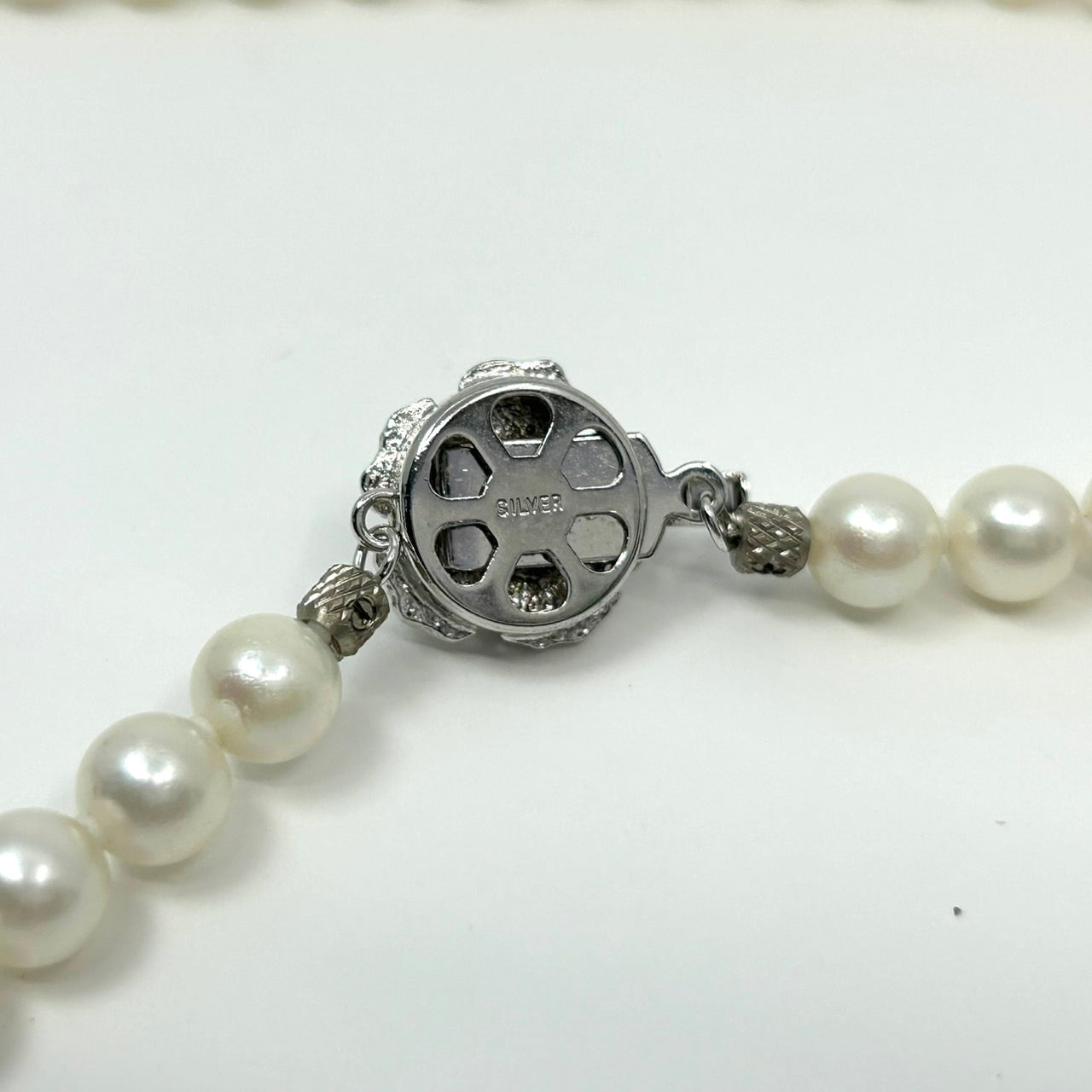 極美品 Near Mint 本真珠 あこや真珠 養殖真珠 パール ラウンド ホワイト ネックレス ペンダント レディース 6.5mm-6.9mm シルバー留め具刻印 冠婚葬祭 フォーマル カジュアル 全長約45cm i6