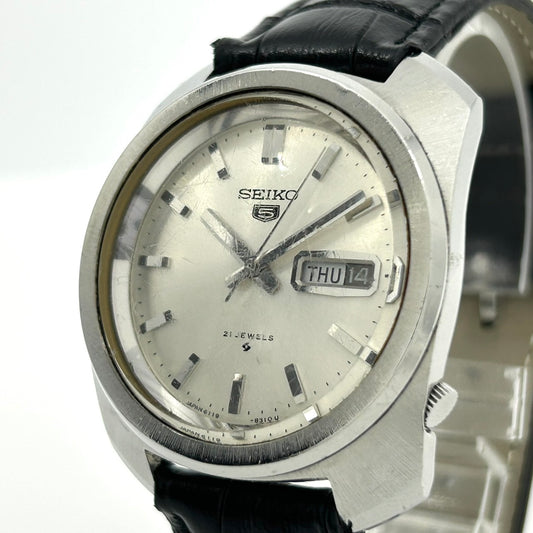 【稼働品/新品ベルト】SEIKO セイコー 5 ファイブ 腕時計 メンズ 自動巻き 6119-8220 21石 デイデイト シルバー文字盤 アナログ ビンテージ アンティーク クラシック レトロ ビジネスウォッチ クリーニング済 G4