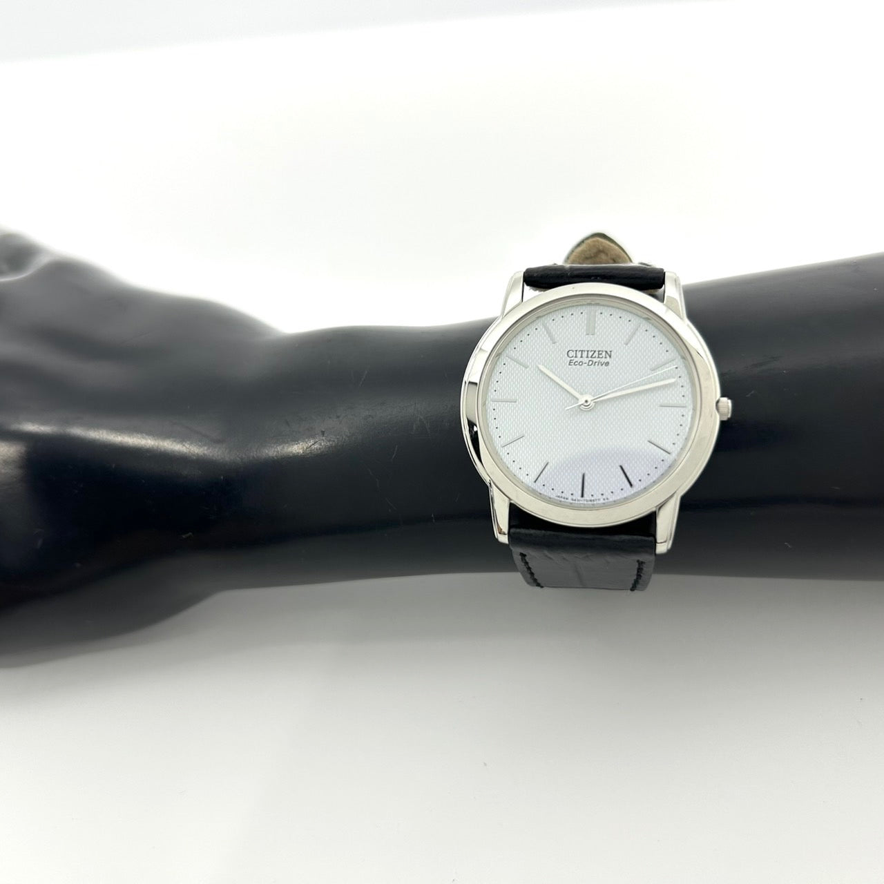 【稼働品/極美品/箱付】CITIZEN シチズン STILETTO G431-T011683 エコドライブ メンズ 腕時計 ソーラー 薄型 シルバー 白文字盤 ブラックレザーベルト ドレスウォッチ エレガント クラシック ビジネス クリーニング済 G