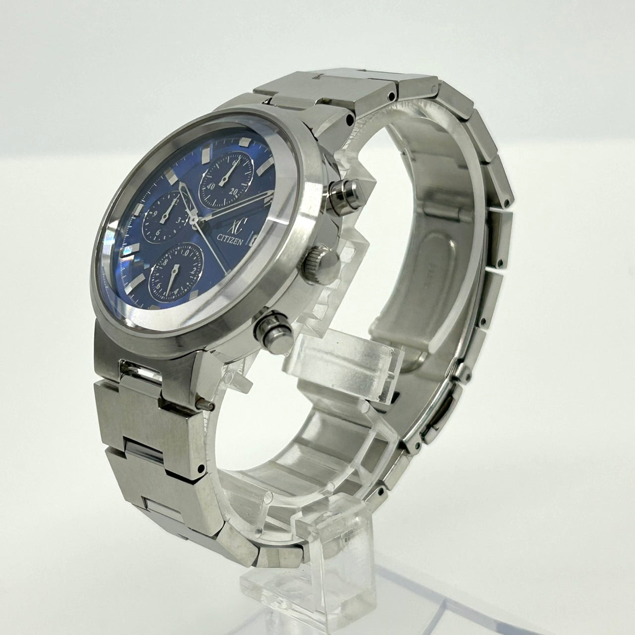 【電池交換済／稼働品】 CITIZEN シチズン xC クロスシー メンズ 腕時計 0560-H16889 クオーツ クロノグラフ デイト 青文字盤 シルバー ステンレススチール アナログ エレガント クラシック ビジネス フォーマル クリーニング済 G4