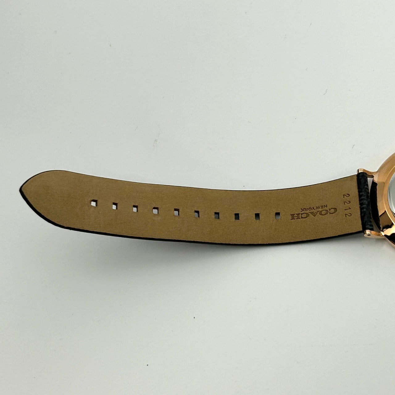 【電池交換済/未使用級/箱付】COACH コーチ PERRY ペリー レディース 腕時計 CA.124.2.34.2022 クオーツ アナログ ブラック文字盤 ローズゴールド 黒革ベルト クラシック ドレスウォッチ ビジネス フォーマル クリーニング済 G