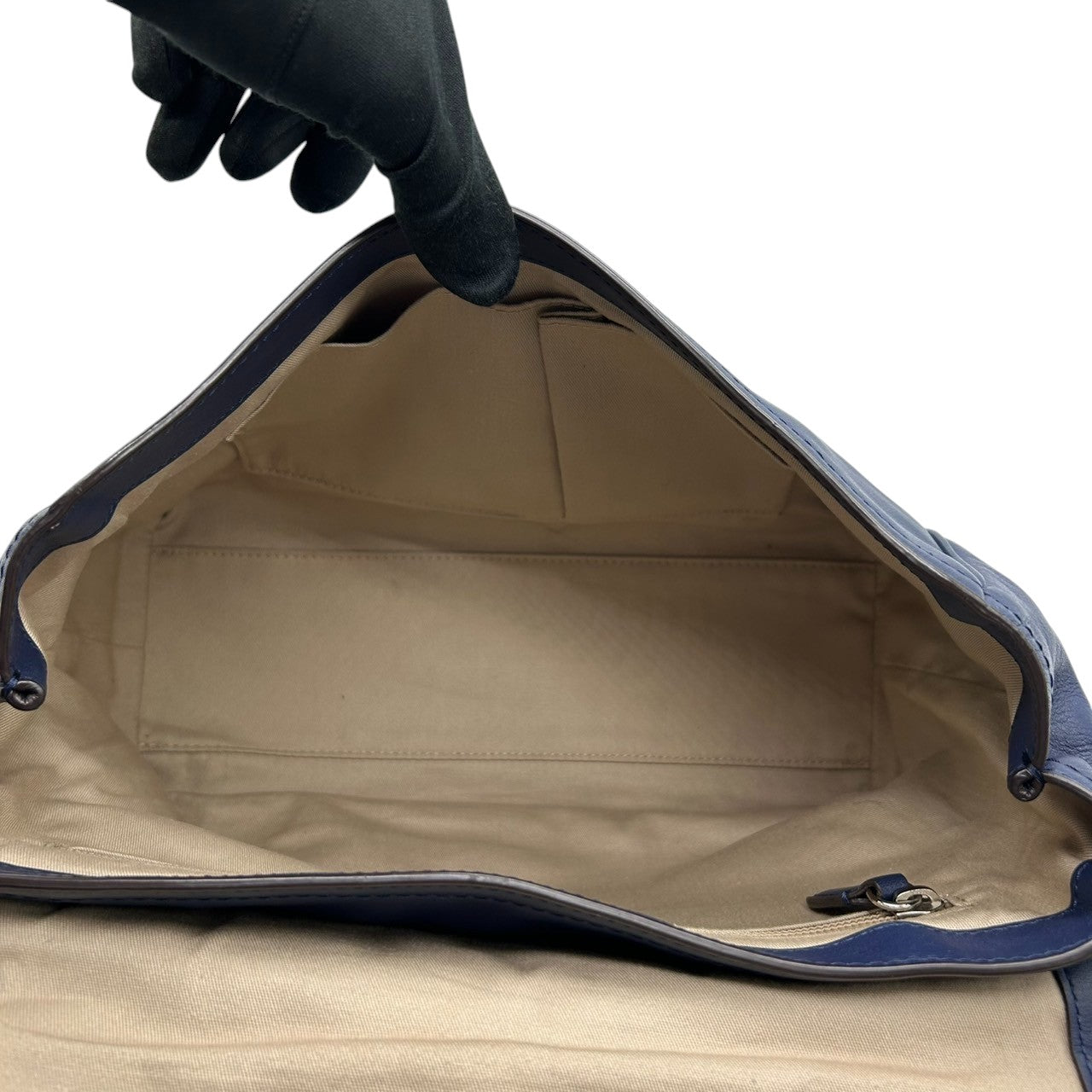 【美品／クリーニング済】COACH コーチ レガシー 22386 2WAY ハンドバッグ ショルダーバッグ パーフォレイテッドレザー ネイビー イエロー レディース 肩掛け 斜め掛け 大容量 タッセル チャーム付 エレガント 自立可 S31