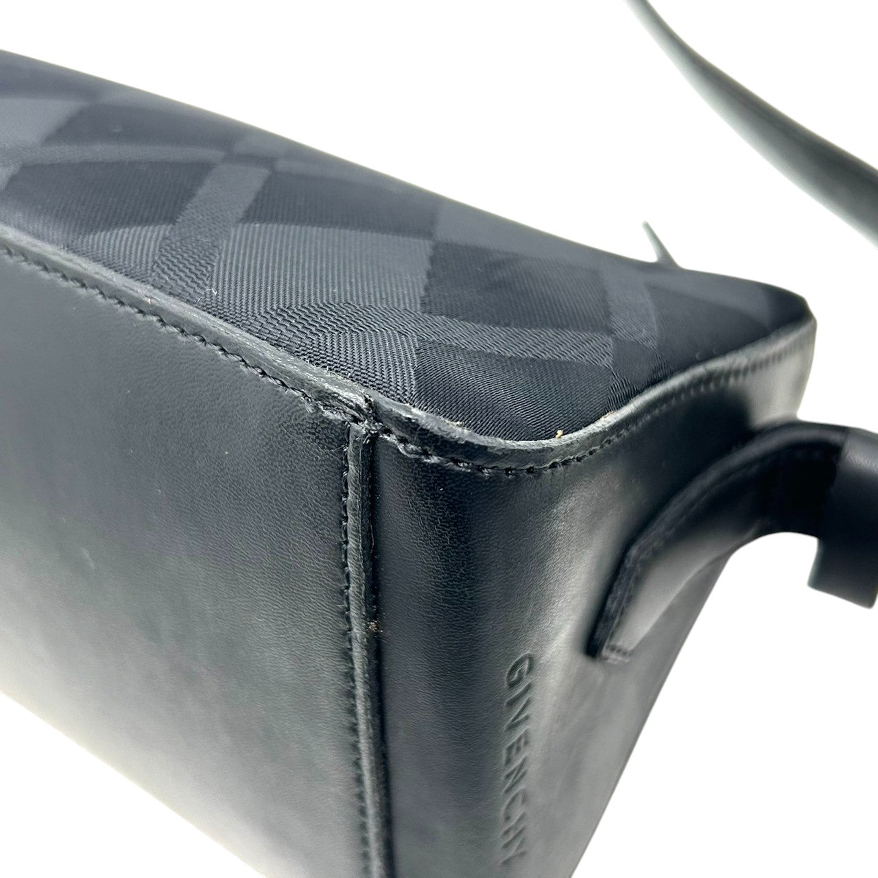 【美品／クリーニング済】 GIVENCHY ジバンシィ ジバンシー ハンドバッグ アクセサリーポーチ 4Gロゴ ナイロン レザー 黒 レディース トライアングル 三角 ピラミッド型 ミニバッグ ビンテージ クラシック フォーマル パーティー S31