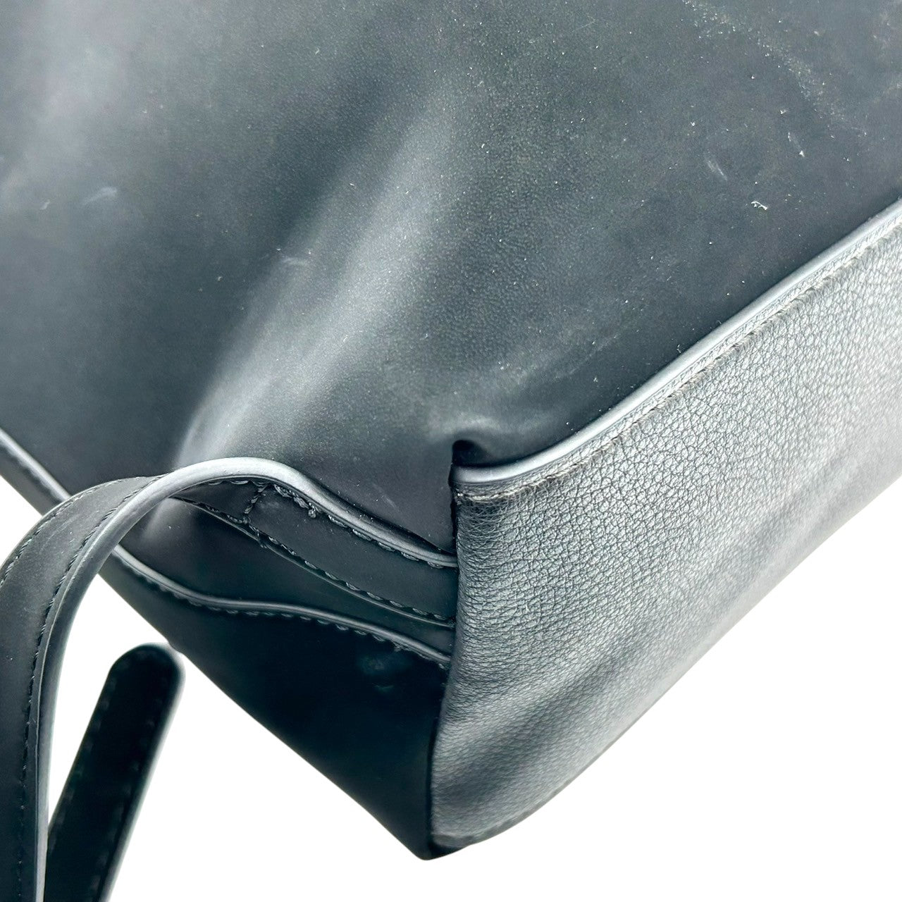 Desigual デシグアル バックパック リュックサック ブラック 黒 レディース メンズ ユニセックス 多機能ポケット A4収納可 PVC スタイリッシュ モダンデザイン 通勤 通学 カジュアル ロゴ シルバー金具 クリーニング済み s49