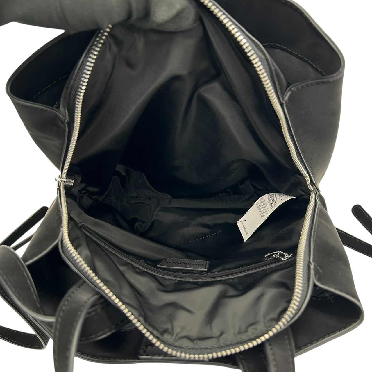 Desigual デシグアル バックパック リュックサック ブラック 黒 レディース メンズ ユニセックス 多機能ポケット A4収納可 PVC スタイリッシュ モダンデザイン 通勤 通学 カジュアル ロゴ シルバー金具 クリーニング済み s49