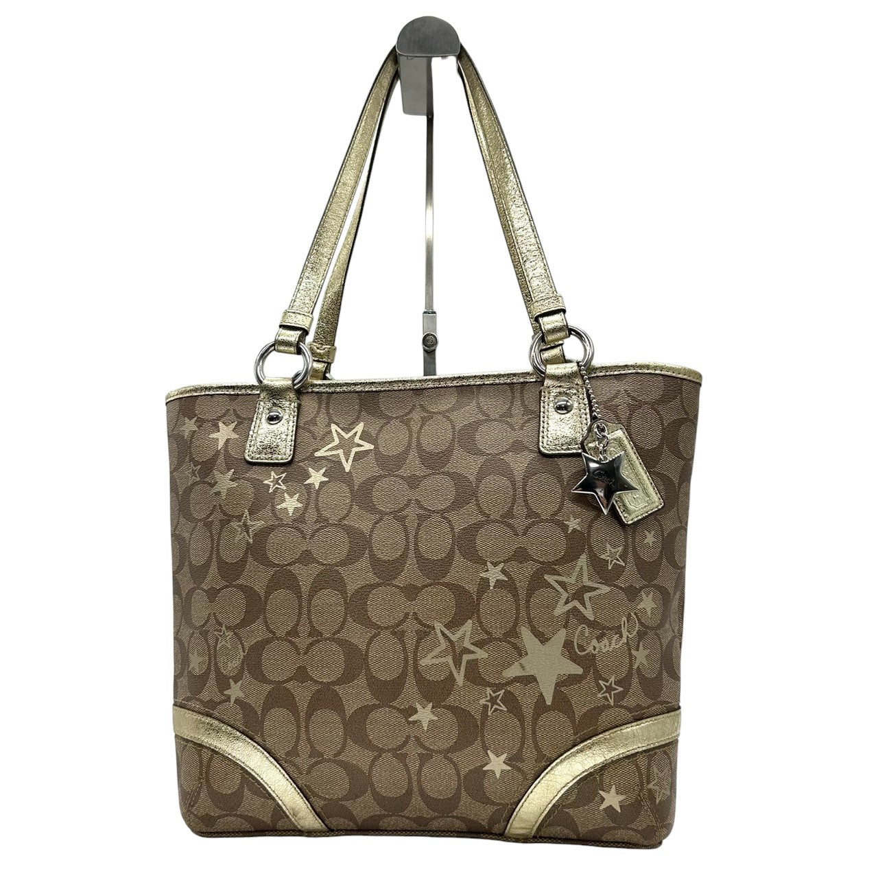 【未使用級】 COACH コーチ トートバッグ F18853 シグネチャー スター 星柄 PVC レザー ブラウン ゴールド レディース A4収納可 肩掛け チャーム付 通勤 通学 エレガント キュート 大容量 s49