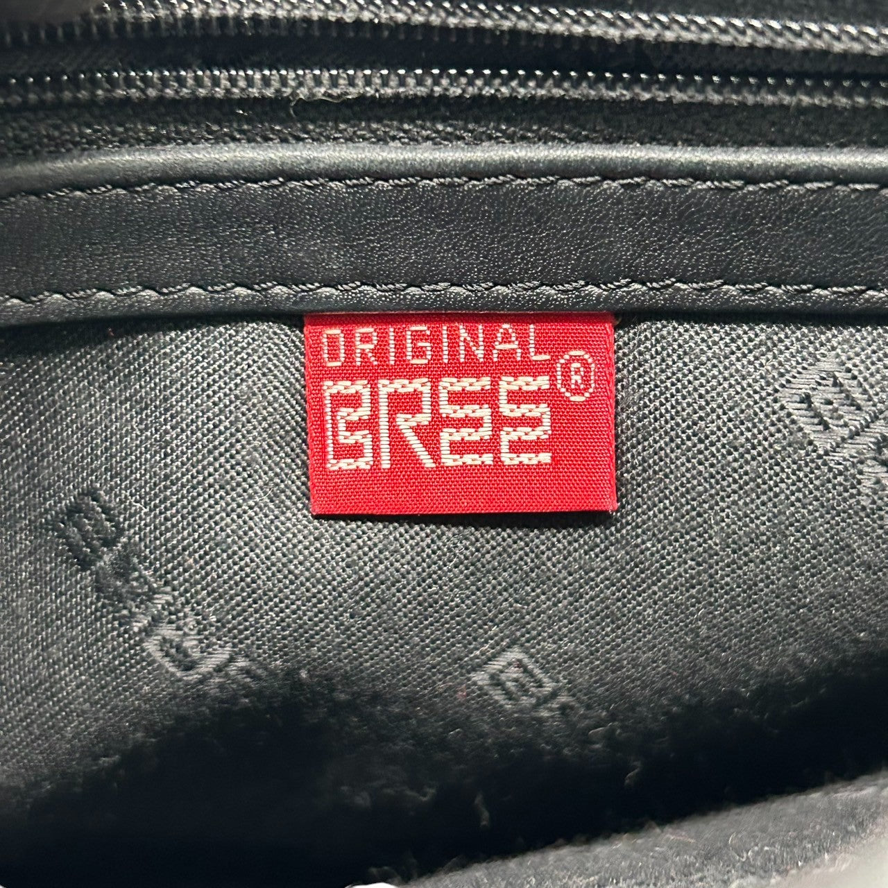 BREE ブリー ショルダーバッグ レザー 本革 ブラック 黒 フラップ式 メンズ レディース ユニセックス 斜め掛け クロスボディ ヴィンテージ クラシック ドイツブランド シンプルデザイン 高品質 クリーニング済み s41