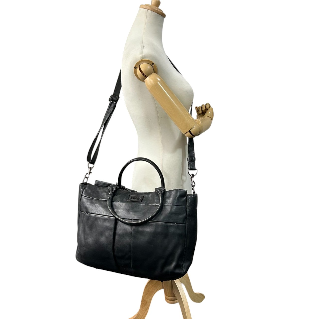 【美品】BREE ブリー 2WAY トートバッグ ショルダーバッグ ビジネスバッグ メンズ レディース レザー 本革 黒 大容量 A4収納可 肩掛け 斜め掛け 通勤 通学 ドイツブランド 高品質 スタイリッシュ ロゴプレート クリーニング済み X2