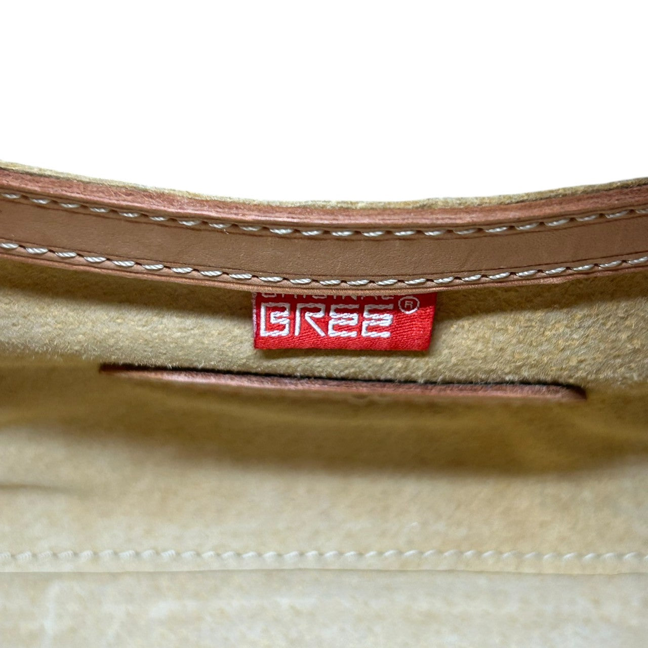 【美品】BREE ブリー 2WAY ボストンバッグ ハンドバッグ ショルダーバッグ ヌメ革 レザー 本革 レディース メンズ ユニセックス 経年変化 エイジング ドイツブランド クラシック ヴィンテージ 肩掛け 斜め掛け ロゴ型押し チャーム付 s41