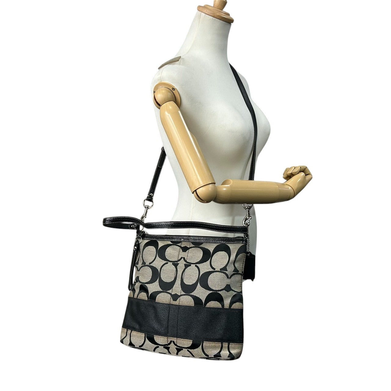 COACH コーチ ショルダーバッグ 2WAY シグネチャー F13674 キャンバス レザー ブラック グレー レディース ワンショルダー 斜め掛け可 エレガント クラシック 定番 人気モデル 通勤 通学 デイリーユース クリーニング済み s78